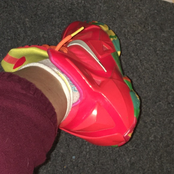 Nike - Picture 2 of 8